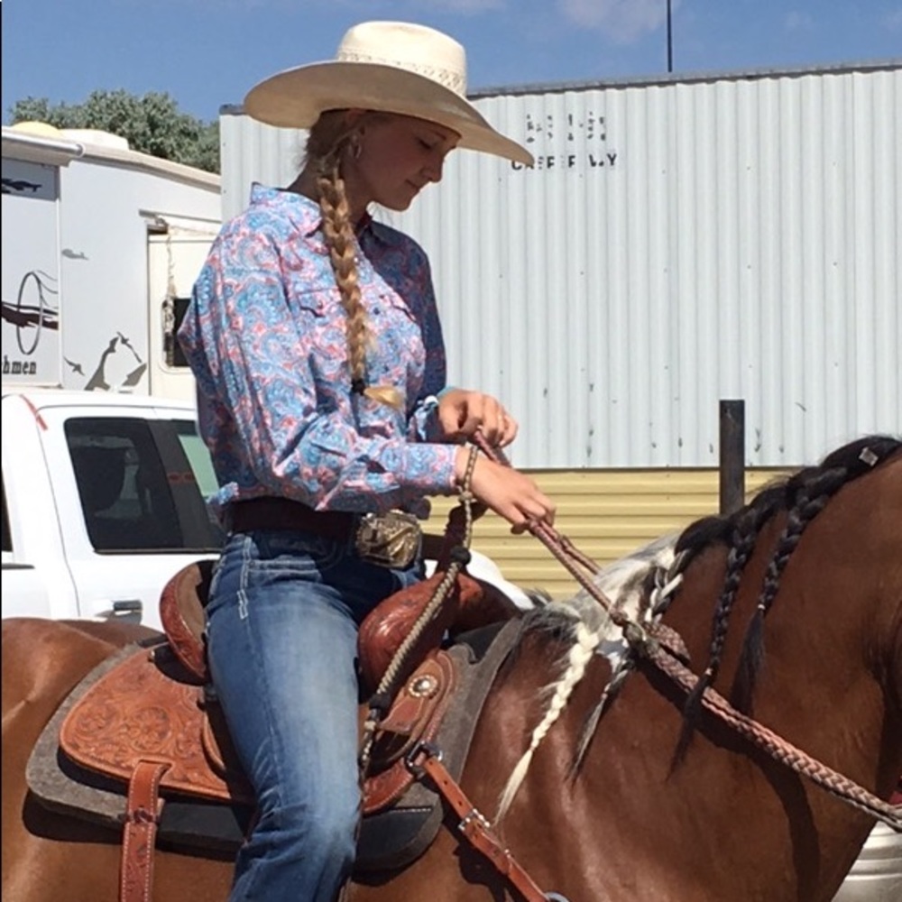 Meet your Posher, Claire